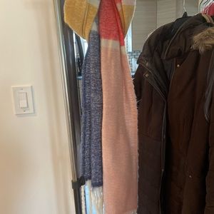 Soft plaid scarf with fringe detail